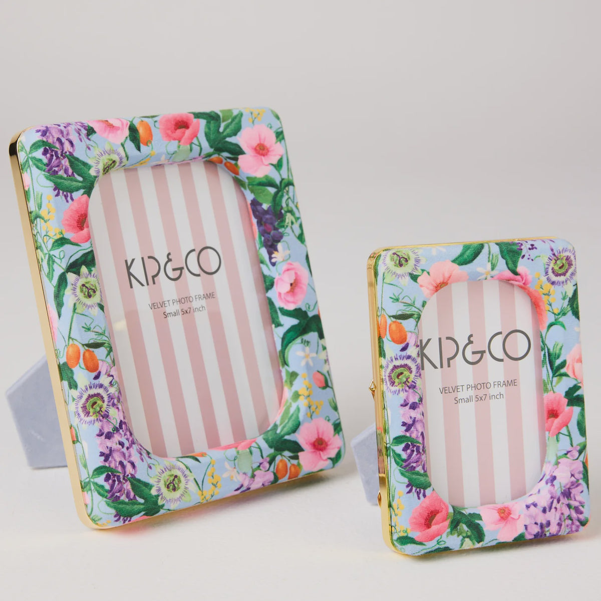 Mini Picture Frame Spring Spring in the Air Oval Velvet Photo Frame Large – Lilly Cooper